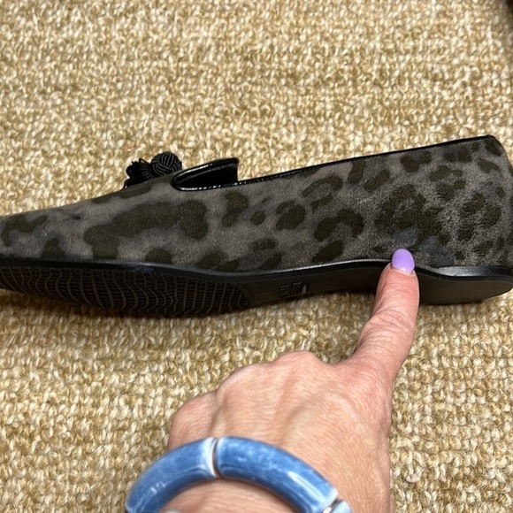 Stuart Weitzman Leopard Print Loafers with Tassels - Picture 4 of 10